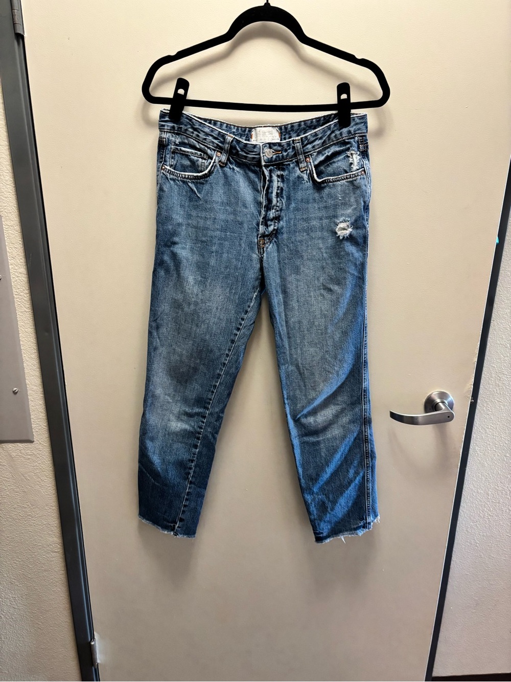 We The Free Light Blue Distressed Cropped Jeans (0043)